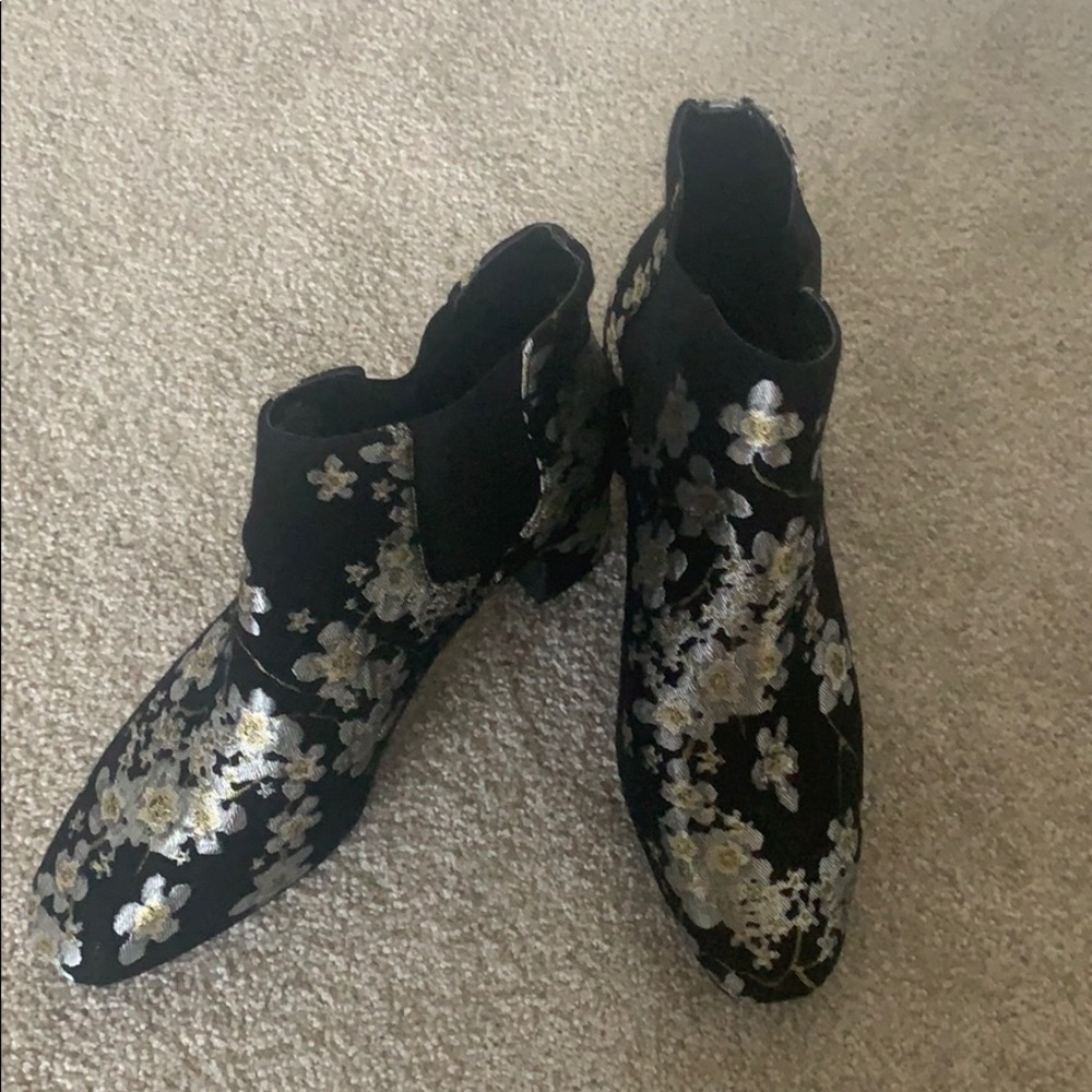 Anne Klein boots